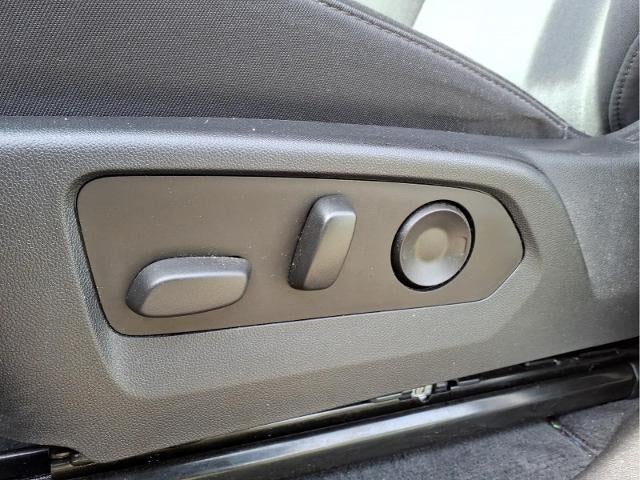 2023 Chevrolet Colorado Base