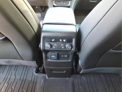 2023 GMC Acadia Base