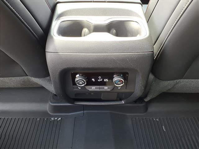 2024 Chevrolet Traverse Base
