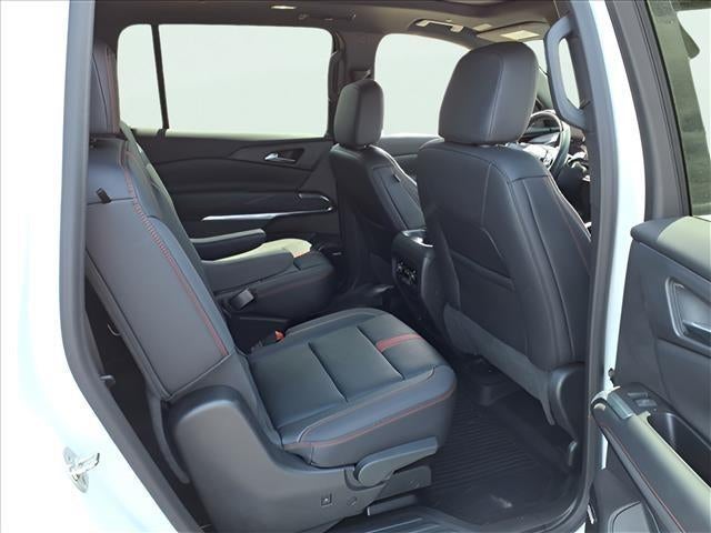 2024 Chevrolet Traverse Base