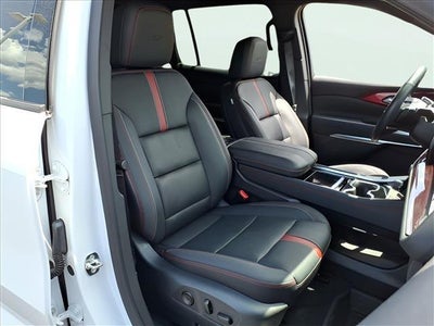 2024 Chevrolet Traverse Base