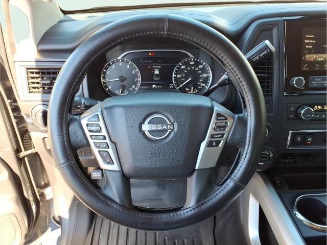 2023 Nissan TITAN Base