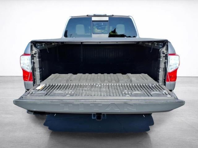 2023 Nissan TITAN Base