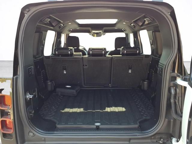 2024 Land Rover Defender 110 P300